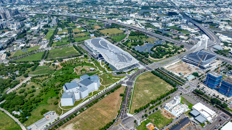 「台中市水湳機場原址區段徵收區」配餘地、「台中市第13期大慶市地重劃區」及「台中市第14期美和庄市地重劃區」抵費地公開標售,中市地政局歡迎踴躍投標