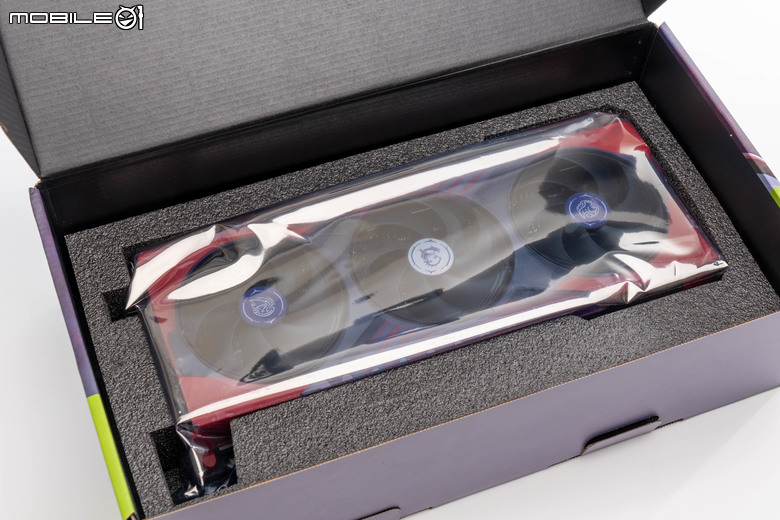 微星 GeForce RTX 5070 Ti 16G MLG Edition 魔龍姬版本顯示卡開箱 以獨特艷紅設計賦予火熱性能