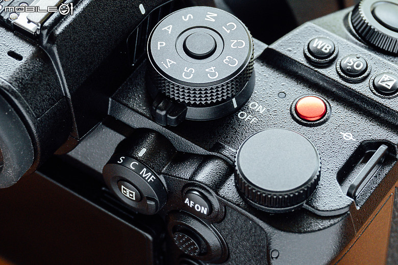 Panasonic Lumix S1M2 / S1M2E 評測報告｜影像核心大躍進、挑戰 70fps 連拍極限！