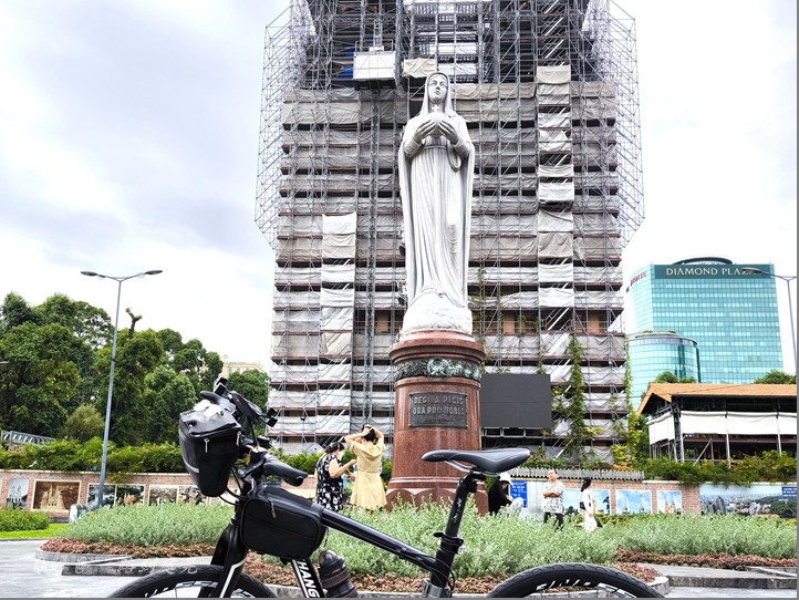 點我看大圖 一路到處晃---越南單車日誌 (渡輪過河、再渡海到「頭頓市」)