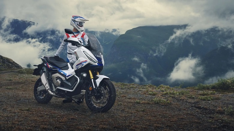 【海外快訊】2026 Honda X-ADV正式發表，Special Edition 經典冒險三色塗裝登場。
