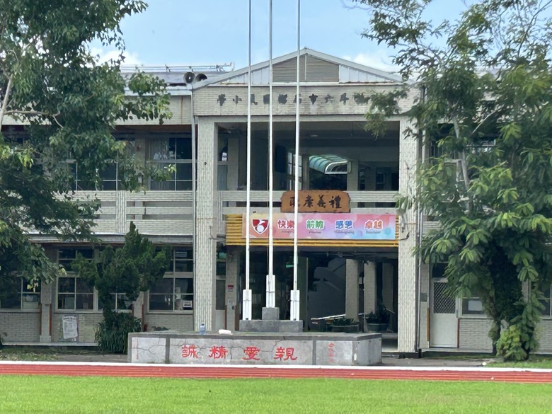 騎遊台灣「最冷清的車站」-石 榴