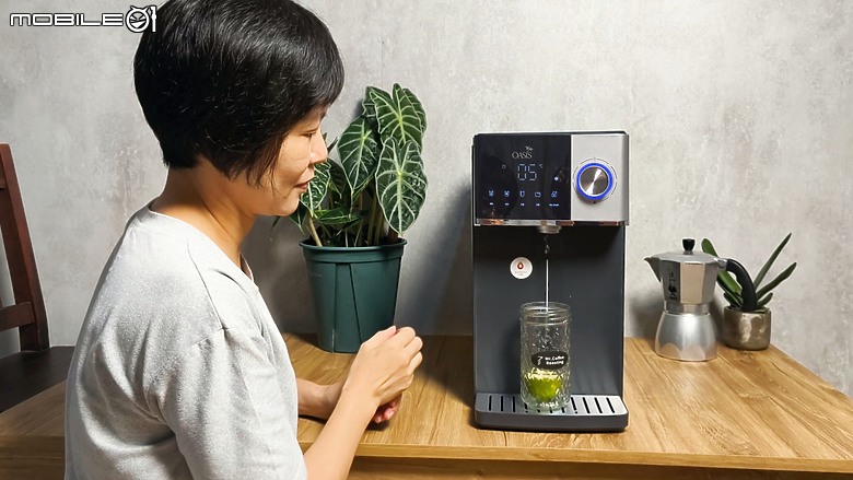 「冰河機」純真冰爽的5℃ 冰水｜OASIS 極沁冰溫瞬熱 RO 濾淨飲水機 (IF-301A)