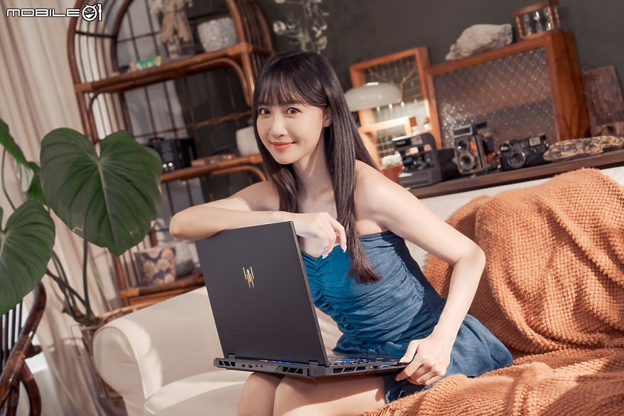 點我看大圖 Acer Predator Helios 18 AI 測試報告|旗艦掠奪者滿血回歸