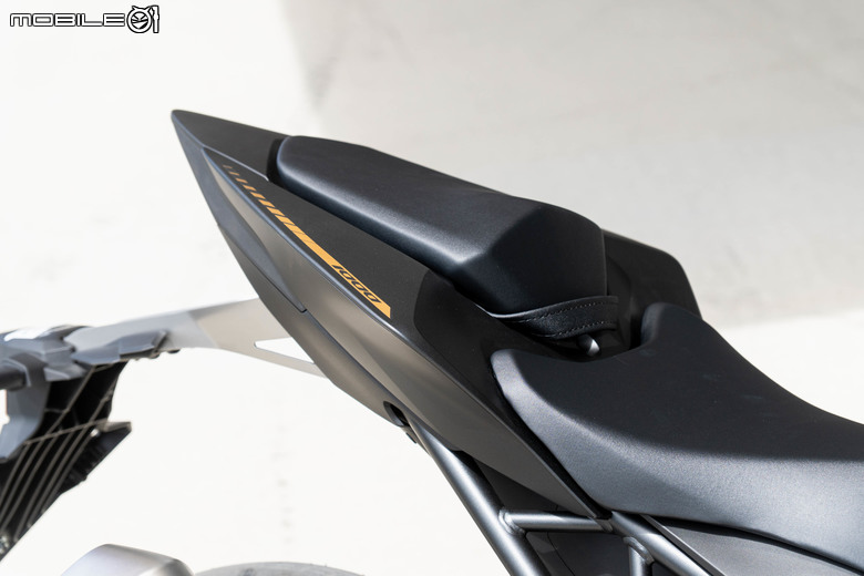Honda CB1000 Hornet SP賽道試駕｜黑金配色低調奢華，Öhlins懸吊加持