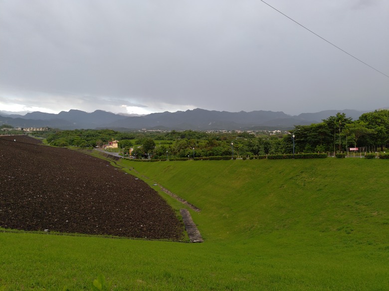 點我看大圖 【遊記】「舊地重遊」發現多了一分「守護」,但「記憶」仍是無法找回「兒時失落之物」,仁義潭水庫 - 大漠國渡