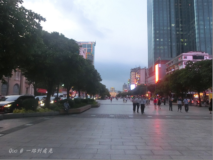 點我看大圖 一路到處晃---越南單車日誌 (渡輪過河、再渡海到「頭頓市」)
