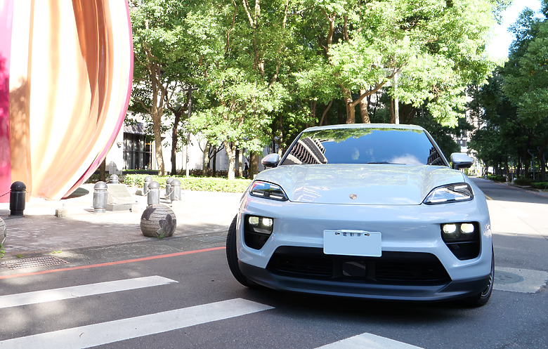 點我看大圖 【開箱】Porsche Macan 4|從訂車到交車流程、選配與隔熱紙分享