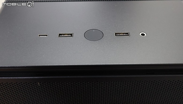 點我看大圖 North 的簡約平價版 Fractal Design Epoch 開箱