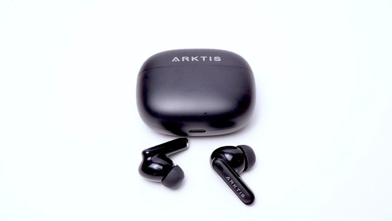 點我看大圖 千元耳機賽場上的全能戰士?Arktis Pro 開箱