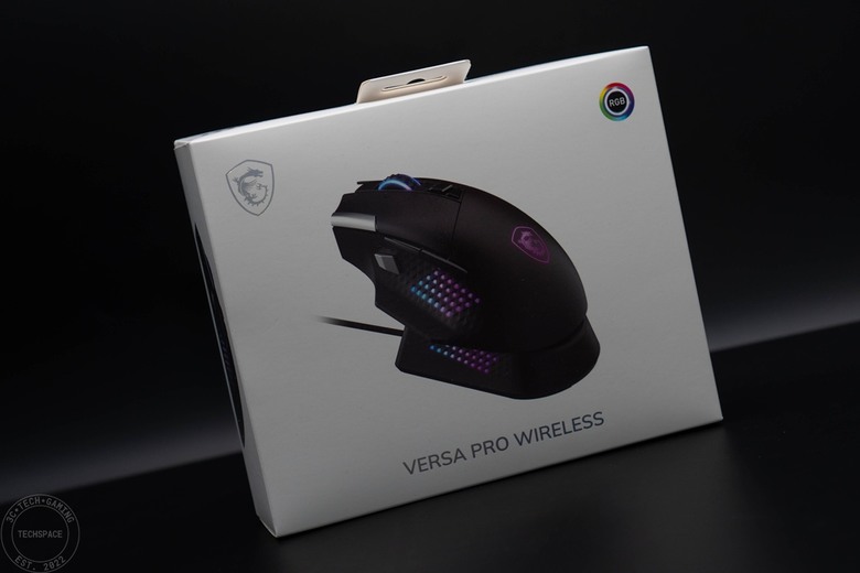 MSI VERSA PRO WIRELESS 無線電競滑鼠開箱評測 | 搭載 PixArt PAW-3395 光學感測器、三模輸出、具備 MOUSE DOCK PRO 磁性充電座