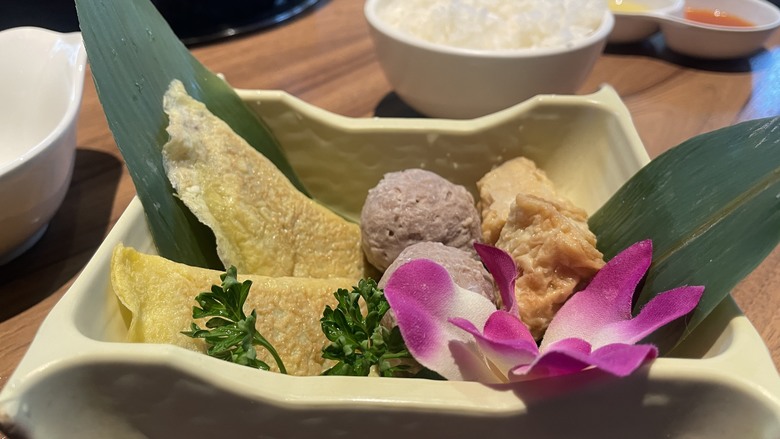 【食記】【台中火鍋|泰滾泰式火鍋 崇德店二訪】壽星送蝦超划算|夢幻奢華鍋+鍋烤節活動一次體驗 2025/08【阿洪開箱中】