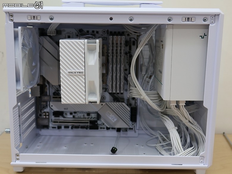 點我看大圖 視博通 SA185 簡約網狀 M-ATX 千元 Type C 機殼