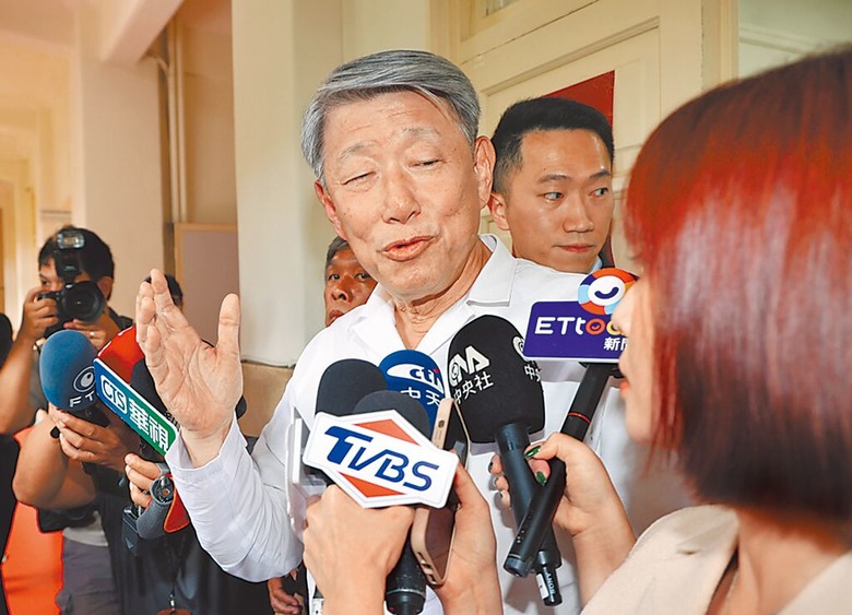 經濟部長爭議不少？郭智輝設宴「當我們快樂在一起」