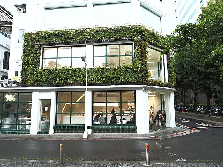 心中山線形公園、誠品書店 R79、玫瑰古蹟—蔡瑞月舞蹈研究社、光點台北(台北之家)、中山藏藝所,附掛OKAY韓國烤肉 — 臺北市區小旅行之選物小攤、咖啡香與日系文青風生活圈