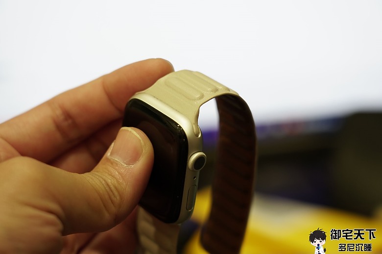 點我看大圖 開箱|TOUGHER Apple Watch Ultra 錶帶磁吸款 - 錶面大小 42-49 mm 都適用,PU 皮加磁吸設計之作!