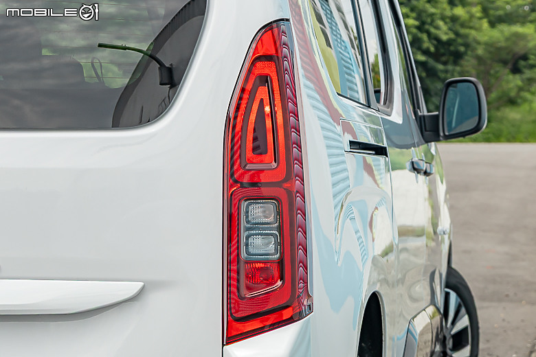 Opel Combo Life Premium 試駕｜挾德藝美學登台參戰，啟七座 MPV 瑜亮之爭！
