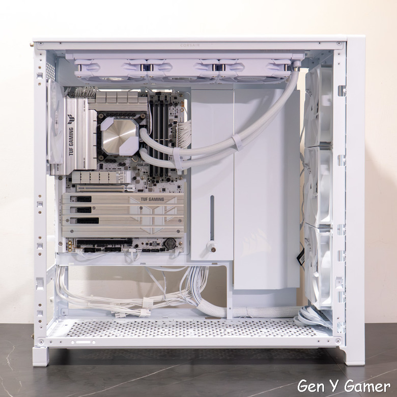 點我看大圖 模組化尬洞洞板!CORSAIR FRAME 5000D RS ARGB