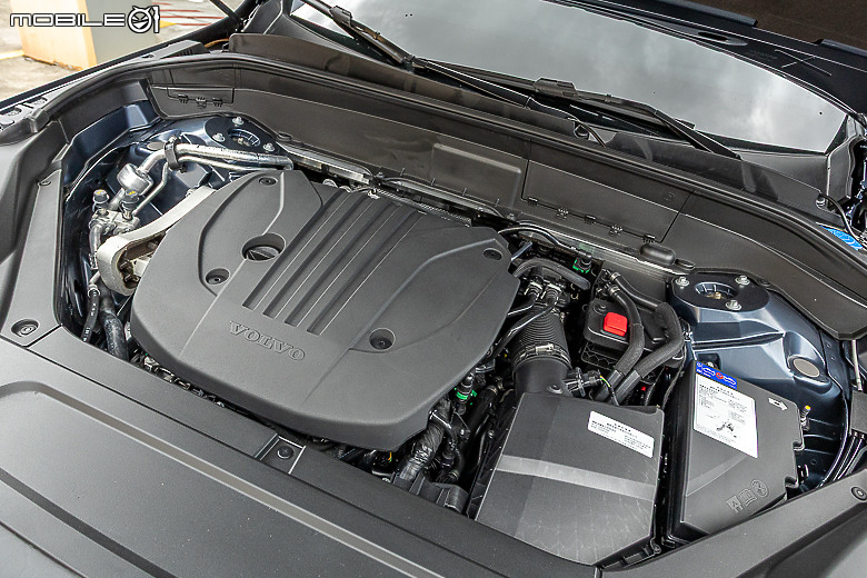 Volvo 小改款 XC90 B5 Plus 試駕|披上時尚外衣、融入科技元素,利劍重磨再戰一回!