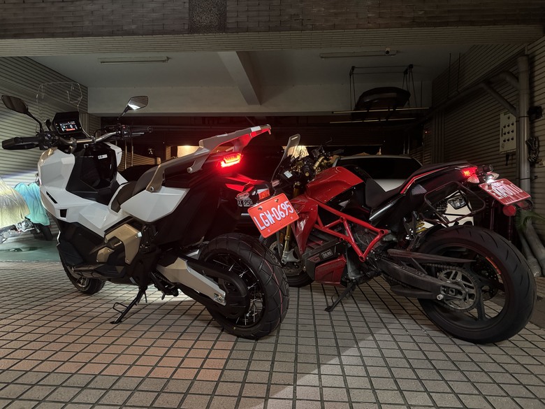 喜迎2025 X-ADV