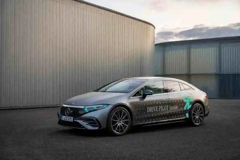 Mercedes-Benz 四大創新亮相 揭示未來移動新藍圖