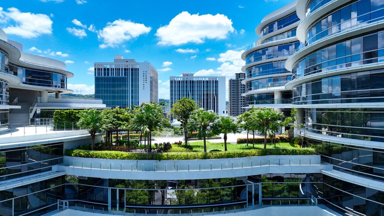 🌟 大里【臺中軟體園區 空拍分享】大里藝術廣場 ╳ 臺中市立圖書館大里分館 ╳ 東湖公園