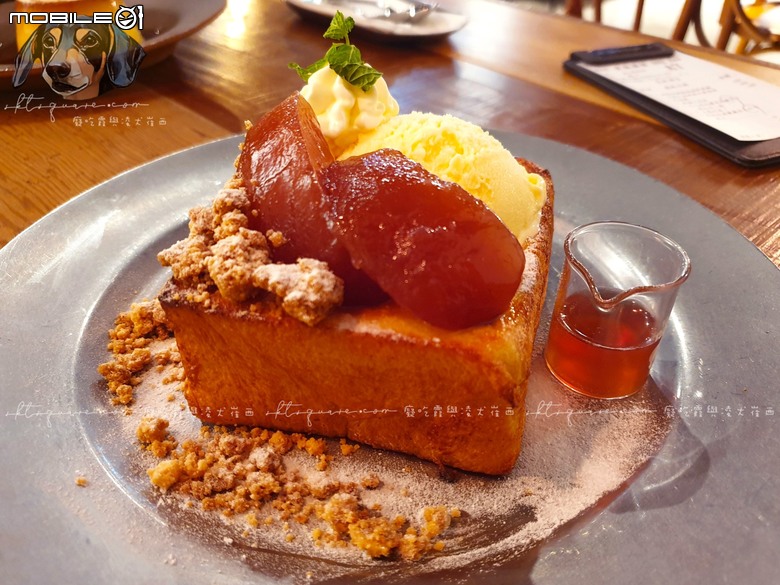 點我看大圖 「青春漢堡 Aoharu Burger」昭和靈魂日式洋食,新店裕隆城裡的復古時光食堂|癡吃霞與凌犬崔西