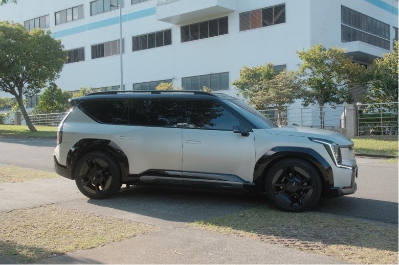 點我看大圖 【車主心得】Kia EV9 實駕半年,300萬買韓國電動SUV的我們,後悔了嗎?