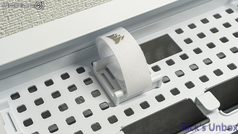 【開箱】高模組化頂級中塔機殼 | CORSAIR FRAME 5000D RS ARGB WHITE