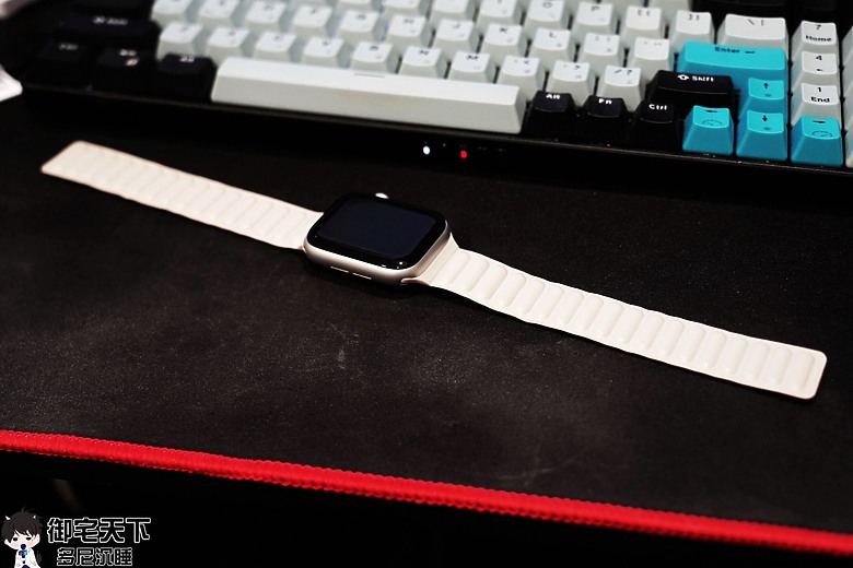 點我看大圖 開箱|TOUGHER Apple Watch Ultra 錶帶磁吸款 - 錶面大小 42-49 mm 都適用,PU 皮加磁吸設計之作!