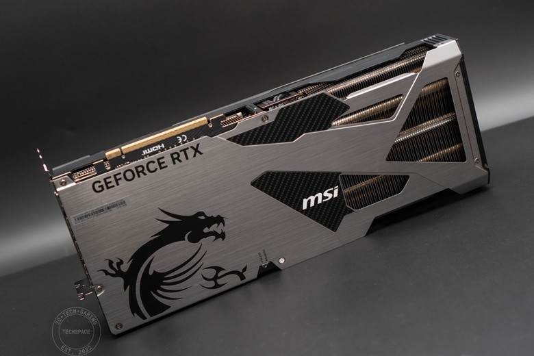 MSI GeForce RTX 5070 Ti 16G VANGUARD SOC 顯示卡開箱評測 | 太空船強大渦輪靈感設計、碳纖維裝飾未來感十足