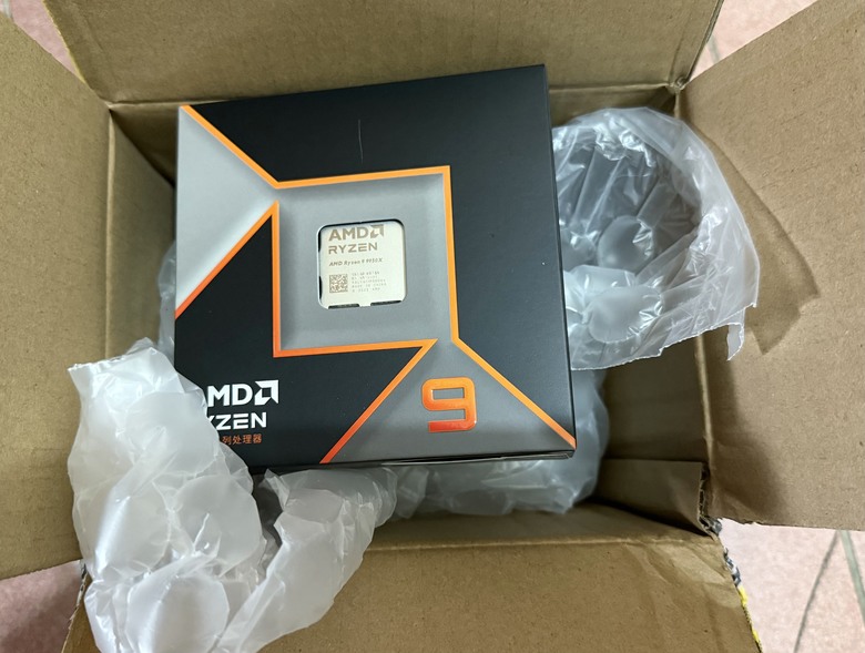 超值AMD 9950X配MSI X870E CARBON +PA602木質金屬版 機殼