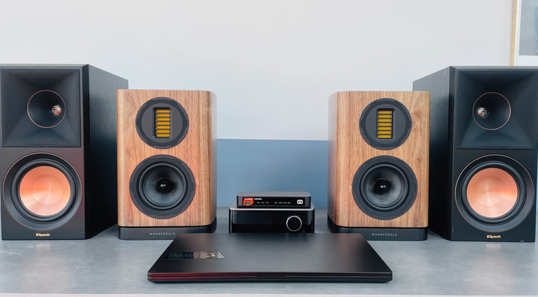 【阿洪開箱中】實測 Wiim Amp Ultra 串流擴大機 搭配 Klipsch 600M書架喇叭 — 可能在房間實現 電競與劇院雙修?