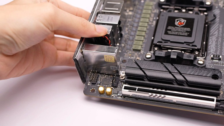組一台已經準備好鬼轉 GTA 6 遊戲主機的偽 ITX 家用伺服器！