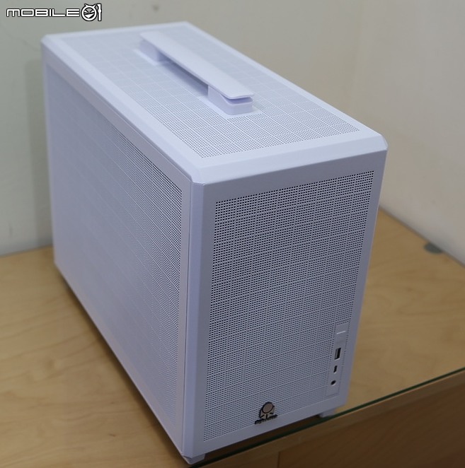 點我看大圖 視博通 SA185 簡約網狀 M-ATX 千元 Type C 機殼