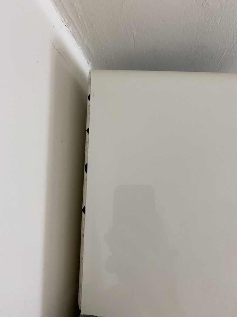 三洋冷氣室內機無法貼合牆面