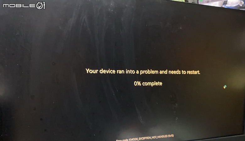 有人遇過WIN 系統出現 your device ran into a problem and needs to restart