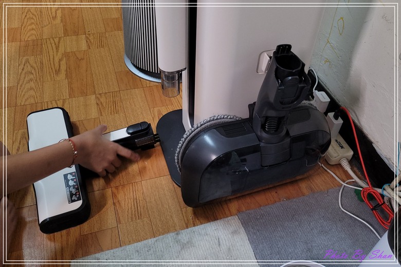 暑假家庭好幫手-LG A9X-Steam 乾濕全能無線吸塵器-All in one一台搞定吸塵、拖地再加自動集塵，真是好神器！！