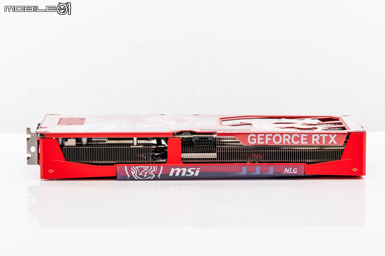 微星 GeForce RTX 5070 Ti 16G MLG Edition 魔龍姬版本顯示卡開箱 以獨特艷紅設計賦予火熱性能