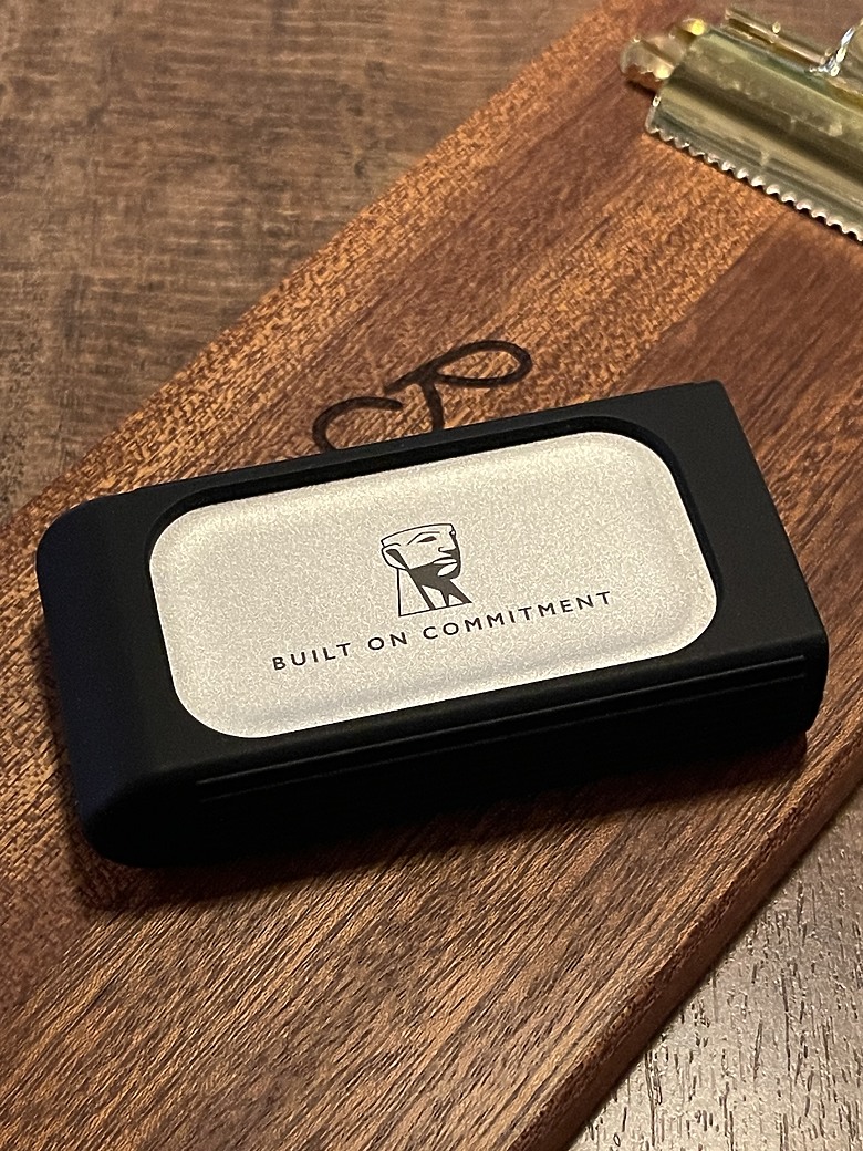 小體積・大超值：Kingston XS2000 外接 SSD 開箱，打造行動創作新典範