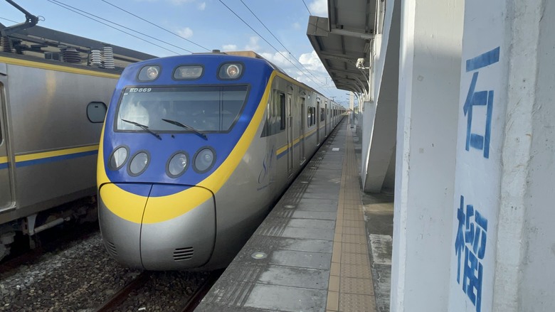 騎遊台灣「最冷清的車站」-石 榴