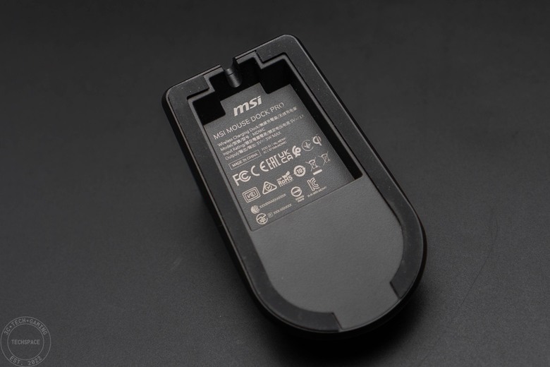 MSI VERSA PRO WIRELESS 無線電競滑鼠開箱評測 | 搭載 PixArt PAW-3395 光學感測器、三模輸出、具備 MOUSE DOCK PRO 磁性充電座