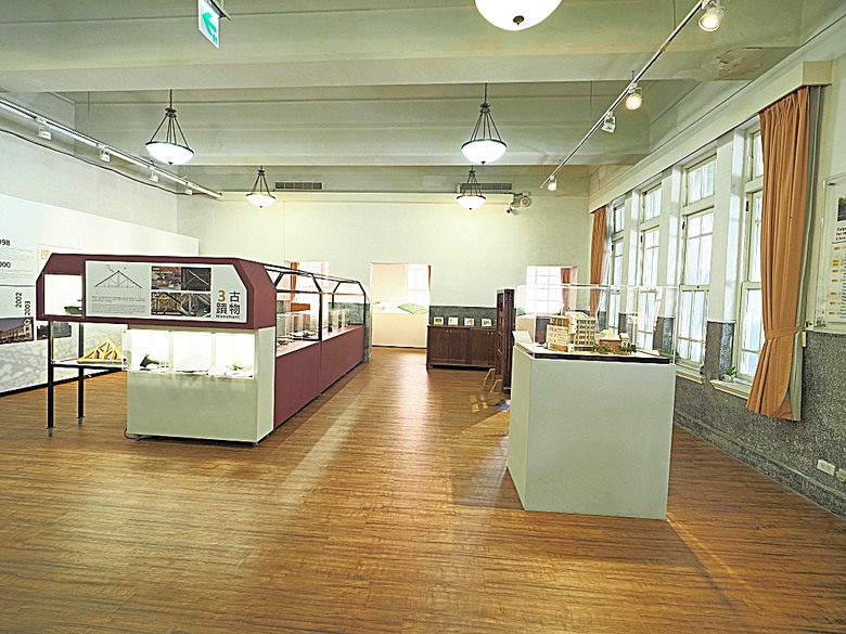 心中山線形公園、誠品書店 R79、玫瑰古蹟—蔡瑞月舞蹈研究社、光點台北(台北之家)、中山藏藝所,附掛OKAY韓國烤肉 — 臺北市區小旅行之選物小攤、咖啡香與日系文青風生活圈