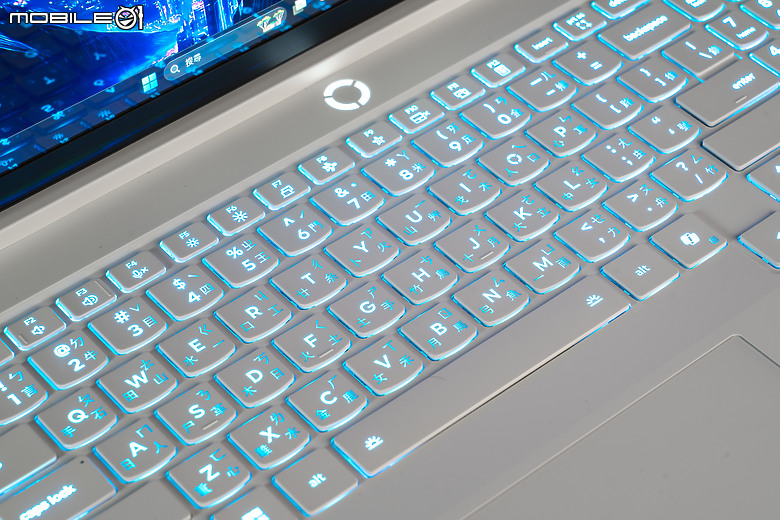 Lenovo Legion 7i (Gen10) 電競筆電｜白色外表藏不住強大戰力！