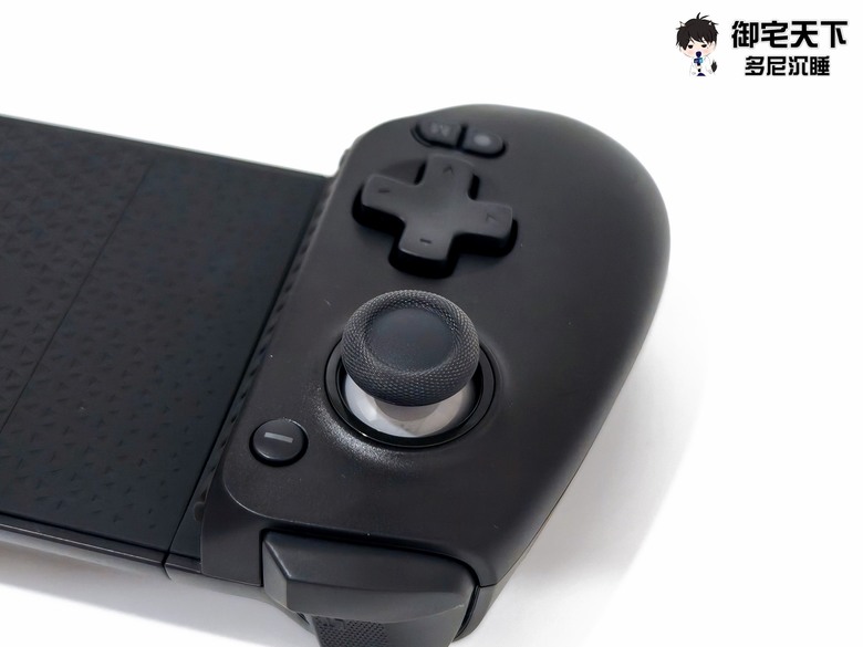 開箱|GAMESIR 蓋世小雞 G8+ 射手座拉伸手把 - 為行動娛樂玩家量身打造,搭配 iPhone 享受極致手遊體驗!