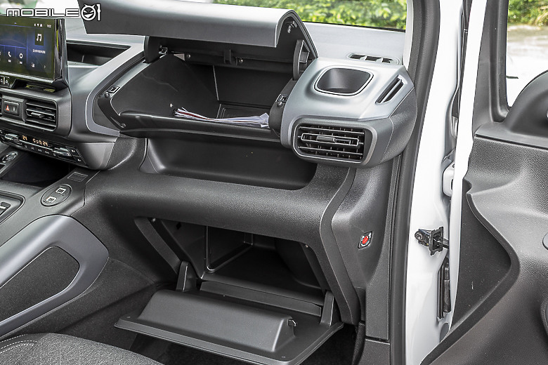 Opel Combo Life Premium 試駕｜挾德藝美學登台參戰，啟七座 MPV 瑜亮之爭！