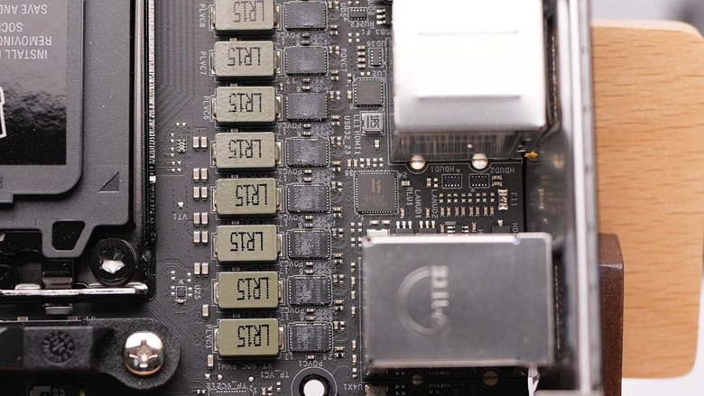 組一台已經準備好鬼轉 GTA 6 遊戲主機的偽 ITX 家用伺服器！