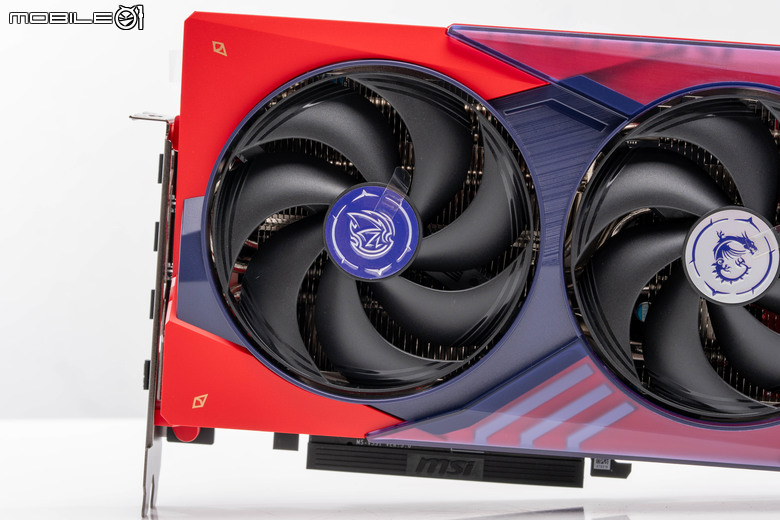 微星 GeForce RTX 5070 Ti 16G MLG Edition 魔龍姬版本顯示卡開箱 以獨特艷紅設計賦予火熱性能