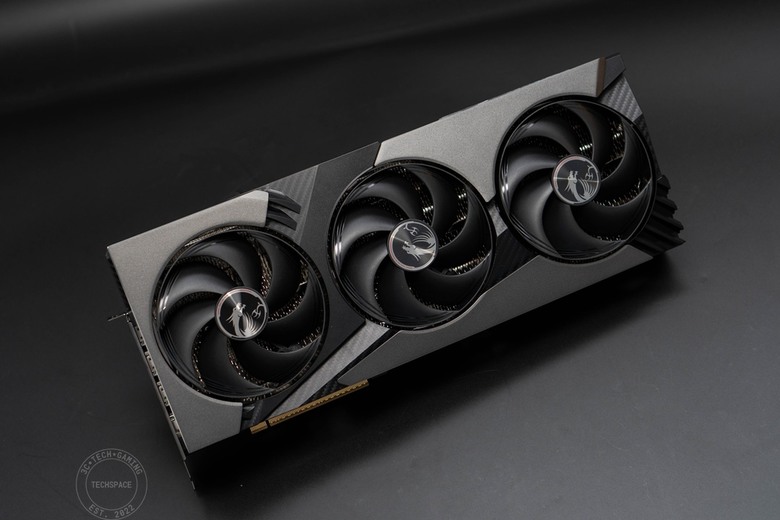 MSI GeForce RTX 5070 Ti 16G VANGUARD SOC 顯示卡開箱評測 | 太空船強大渦輪靈感設計、碳纖維裝飾未來感十足