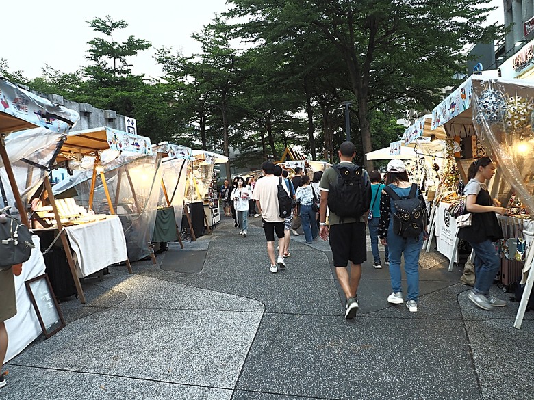 心中山線形公園、誠品書店 R79、玫瑰古蹟—蔡瑞月舞蹈研究社、光點台北(台北之家)、中山藏藝所,附掛OKAY韓國烤肉 — 臺北市區小旅行之選物小攤、咖啡香與日系文青風生活圈